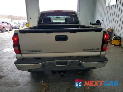 Zdjęcie 6 z 12 samochodu: 2005 CHEVROLET SILVERADO K1500 VIN:1GCEK19B55E287484 - miniatura
