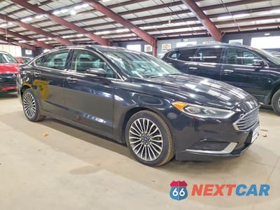 Czwarte zdjęcie samochodu z boku: 2018 FORD FUSION SE VIN:3FA6P0T9XJR118533 - miniatura