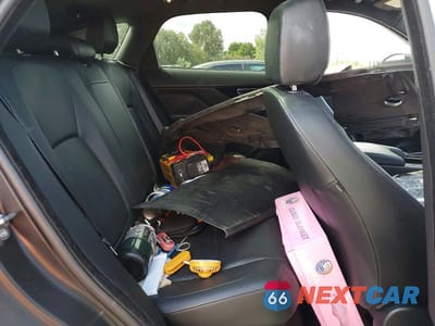 Zdjęcie 11 z 13 samochodu: 2019 JAGUAR F-PACE PREMIUM VIN:SADCJ2FX2KA609733 - miniatura