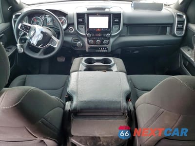 Zdjęcie 8 z 12 samochodu: 2025 RAM 1500 BIG HORN VIN:1C6RREFG8SN530955 - miniatura