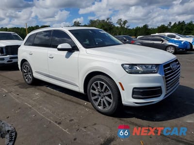 Czwarte zdjęcie samochodu z boku: 2017 AUDI Q7 PREMIUM PLUS VIN:WA1LAAF73HD022898 - miniatura