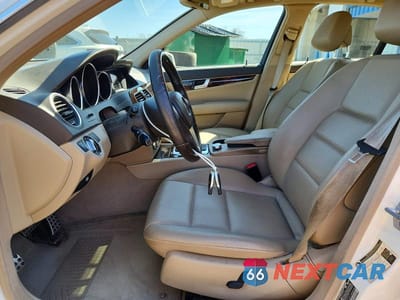 Zdjęcie 7 z 11 samochodu: 2012 MERCEDES-BENZ C 300 4MATIC VIN:WDDGF8BB6CR237947 - miniatura