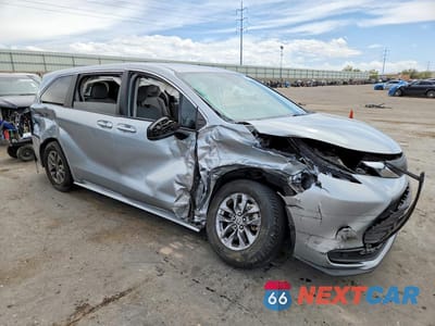 Czwarte zdjęcie samochodu z boku: 2021 TOYOTA SIENNA LE VIN:5TDKSKFC1MS003735 - miniatura