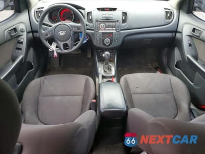 Zdjęcie 8 z 12 samochodu: 2012 KIA FORTE EX VIN:KNAFU5A22C5624186 - miniatura