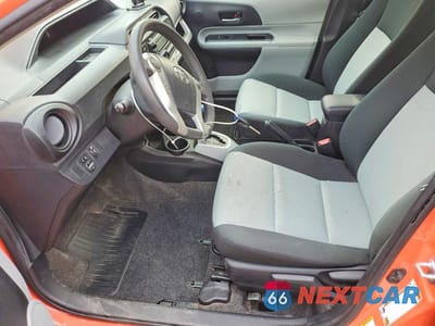 Zdjęcie 7 z 12 samochodu: 2014 TOYOTA PRIUS C TWO VIN:JTDKDTB35E1075090 - miniatura