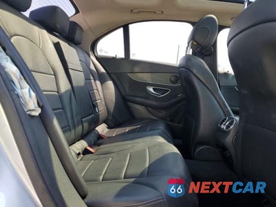 Zdjęcie 10 z 12 samochodu: 2016 MERCEDES-BENZ C 300 4MATIC VIN:55SWF4KB1GU177620 - miniatura