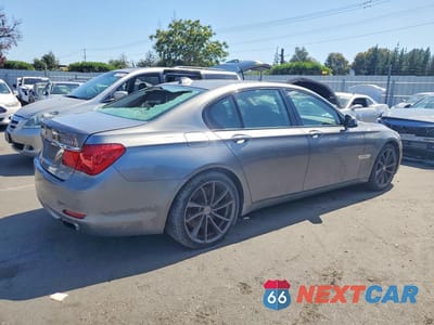 Trzecie zdjęcie samochodu z tyłu: 2010 BMW 750 I XDRIVE VIN:WBAKC6C58AC393642 - miniatura