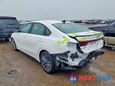 Drugie zdjęcie samochodu z przodu: 2023 KIA FORTE VIN:3KPF54AD3PE670325 - miniatura