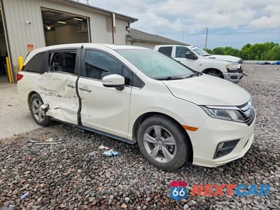 Czwarte zdjęcie samochodu z boku: 2018 HONDA ODYSSEY VIN:5FNRL6H76JB032313 - miniatura