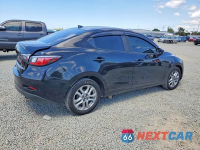 Trzecie zdjęcie samochodu z tyłu: 2019 TOYOTA YARIS L VIN:3MYDLBYV8KY512510 - miniatura