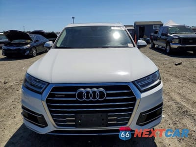 Piąte zdjęcie samochodu w środku: 2017 AUDI Q7 PREMIUM VIN:WA1AAAF7XHD037955 - miniatura