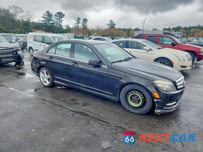 Czwarte zdjęcie samochodu z boku: 2011 MERCEDES-BENZ C 300 4MATIC VIN:WDDGF8BB0BR134120 - miniatura
