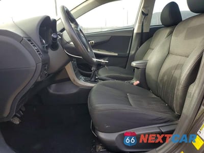 Zdjęcie 7 z 11 samochodu: 2013 TOYOTA COROLLA S VIN:2T1BU4EE2DC073701 - miniatura