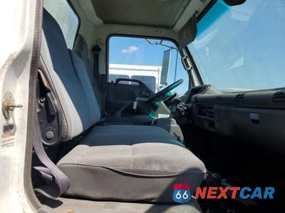Zdjęcie 11 z 13 samochodu: 2000 ISUZU NPR BOX TRUCK VIN:JALC4B145Y7001712 - miniatura