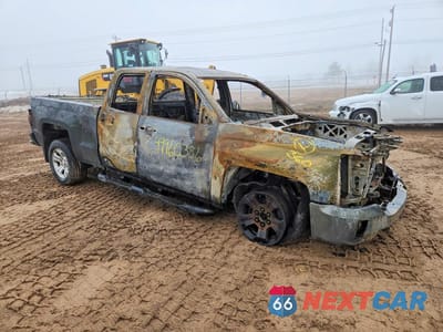 Czwarte zdjęcie samochodu z boku: 2018 CHEVROLET SILVERADO K1500 LT VIN:2GCVKREC6J1113092 - miniatura