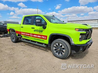 Czwarte zdjęcie samochodu z boku: 2024 CHEVROLET SILVERADO K2500 CUSTOM VIN:2GC4YMEYXR1274078 - miniatura