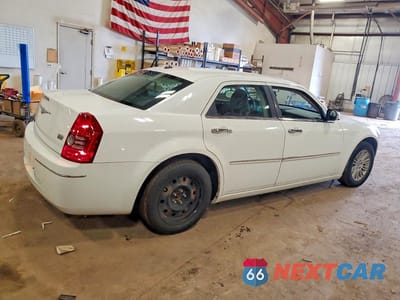 Trzecie zdjęcie samochodu z tyłu: 2010 CHRYSLER 300 TOURING VIN:2C3CA5CV5AH315196 - miniatura