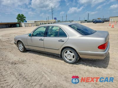 Drugie zdjęcie samochodu z przodu: 1997 MERCEDES-BENZ E 420 VIN:WDBJF72F8VA316324 - miniatura