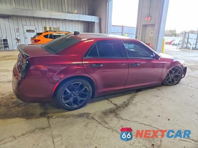 Trzecie zdjęcie samochodu z tyłu: 2022 CHRYSLER 300 S VIN:2C3CCABG7NH158637 - miniatura