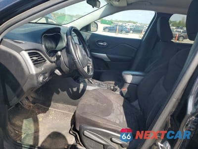 Zdjęcie 7 z 13 samochodu: 2019 JEEP CHEROKEE LATITUDE VIN:1C4PJMCX1KD452949 - miniatura