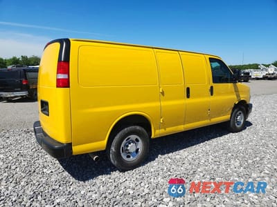 Trzecie zdjęcie samochodu z tyłu: 2021 CHEVROLET EXPRESS 2500 CARGO DELIVERY VAN VIN:1GCWGAFP2M1174524 - miniatura