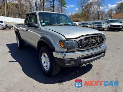 Czwarte zdjęcie samochodu z boku: 2004 TOYOTA TACOMA XTRACAB VIN:5TEWM72N84Z376046 - miniatura