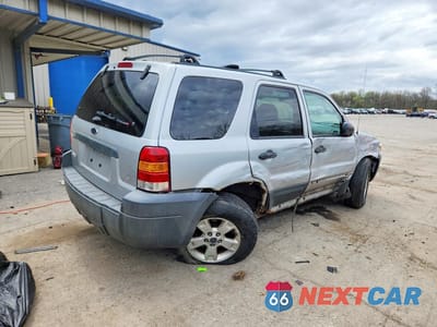 Trzecie zdjęcie samochodu z tyłu: 2005 FORD ESCAPE XLT VIN:1FMYU93165KB13104 - miniatura