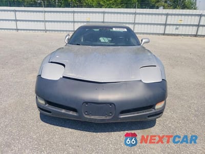 Piąte zdjęcie samochodu w środku: 2004 CHEVROLET CORVETTE VIN:1G1YY22G845118199 - miniatura