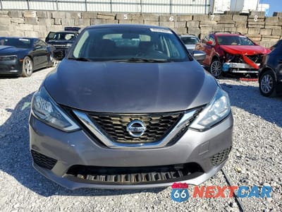 Piąte zdjęcie samochodu w środku: 2018 NISSAN SENTRA SV VIN:3N1AB7AP0JL633124 - miniatura