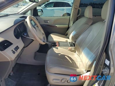 Zdjęcie 7 z 14 samochodu: 2014 TOYOTA SIENNA XLE 8-PASSENGER VIN:5TDYK3DC9ES430438 - miniatura