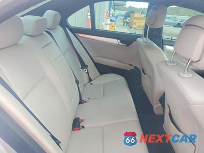 Zdjęcie 10 z 12 samochodu: 2010 MERCEDES-BENZ C 300 VIN:WDDGF5EB0AR097935 - miniatura