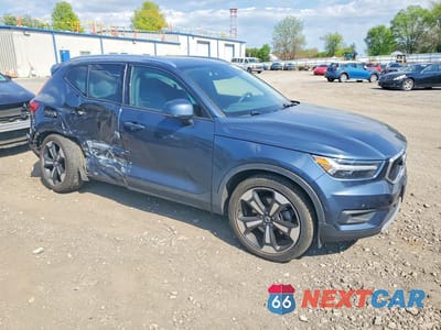 Czwarte zdjęcie samochodu z boku: 2022 VOLVO XC40 T5 MOMENTUM VIN:YV4162UK0N2739145 - miniatura