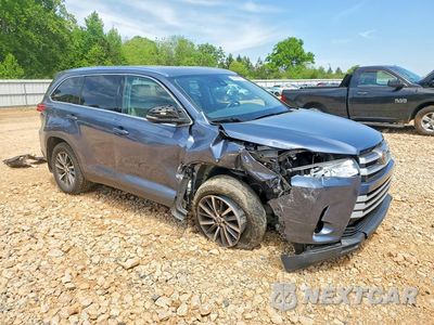 Czwarte zdjęcie samochodu z boku: 2019 TOYOTA HIGHLANDER XLE VIN:5TDJZRFH1KS970662 - miniatura