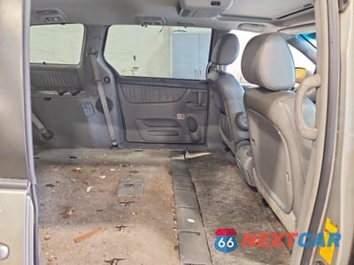 Zdjęcie 11 z 12 samochodu: 2010 TOYOTA SIENNA XLE LIMITED VIN:5TDDK4CC0AS030106 - miniatura