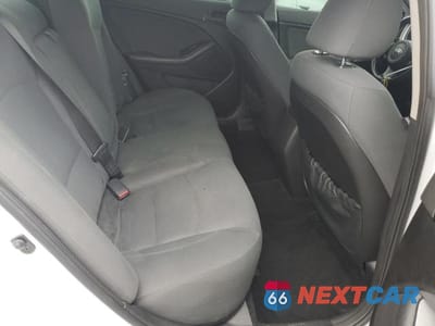 Zdjęcie 10 z 13 samochodu: 2015 KIA OPTIMA LX VIN:5XXGM4A70FG376808 - miniatura