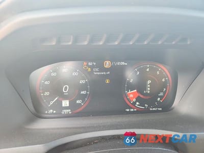 Zdjęcie 9 z 13 samochodu: 2016 VOLVO XC90 T6 VIN:YV4A22PN7G1002955 - miniatura