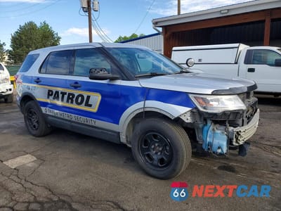 Czwarte zdjęcie samochodu z boku: 2018 FORD EXPLORER POLICE INTERCEPTOR VIN:1FM5K8AR8JGA46160 - miniatura