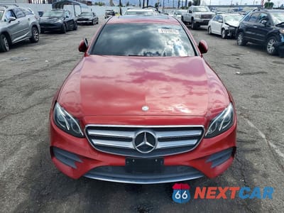 Piąte zdjęcie samochodu w środku: 2017 MERCEDES-BENZ E 300 VIN:WDDZF4JB8HA031165 - miniatura
