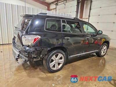 Trzecie zdjęcie samochodu z tyłu: 2013 TOYOTA HIGHLANDER LIMITED VIN:5TDDK3EH6DS249725 - miniatura
