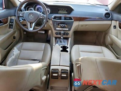 Zdjęcie 8 z 12 samochodu: 2014 MERCEDES-BENZ C 250 VIN:WDDGF4HBXEA938170 - miniatura