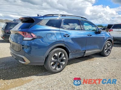 Trzecie zdjęcie samochodu z tyłu: 2023 KIA SPORTAGE X-LINE PRESTIGE VIN:KNDPZDAH0P7032836 - miniatura