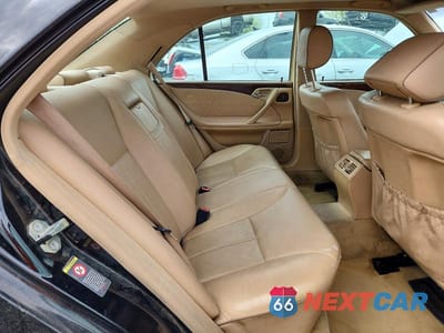 Zdjęcie 10 z 12 samochodu: 2000 MERCEDES-BENZ E 320 4MATIC VIN:WDBJF82J3YX039044 - miniatura