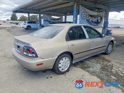 Trzecie zdjęcie samochodu z tyłu: 1996 HONDA ACCORD LX VIN:1HGCD5638TA273963 - miniatura