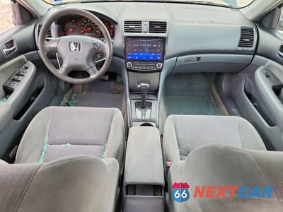 Zdjęcie 8 z 12 samochodu: 2004 HONDA ACCORD LX VIN:3HGCM56324G709399 - miniatura