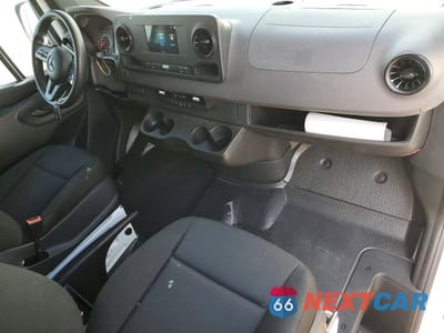 Zdjęcie 8 z 12 samochodu: 2022 MERCEDES-BENZ SPRINTER 1500 VIN:W1Y70BGY9NT088604 - miniatura