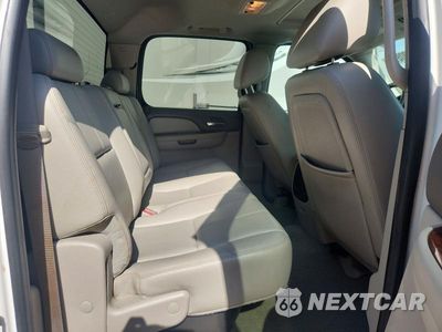 Zdjęcie 11 z 13 samochodu: 2010 CHEVROLET SILVERADO K3500 LTZ VIN:1GC7K1B6XAF103893 - miniatura