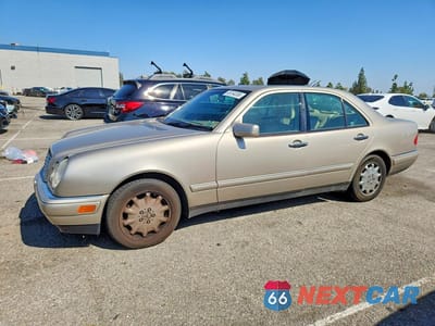 1998 MERCEDES-BENZ E 320 4MATIC WDBJF82F0WX004082 - główne zdjęcie licytacji z USA - miniatura