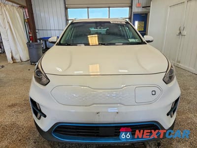 Piąte zdjęcie samochodu w środku: 2022 KIA NIRO EV S VIN:KNDCC3LG8N5161009 - miniatura
