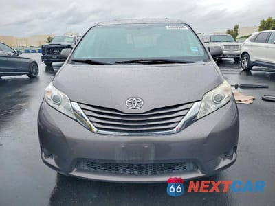 Piąte zdjęcie samochodu w środku: 2016 TOYOTA SIENNA LE VIN:5TDKK3DC1GS717359 - miniatura