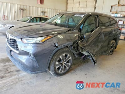 2020 TOYOTA HIGHLANDER XLE 5TDGZRBH7LS509788 - główne zdjęcie licytacji z USA - miniatura
